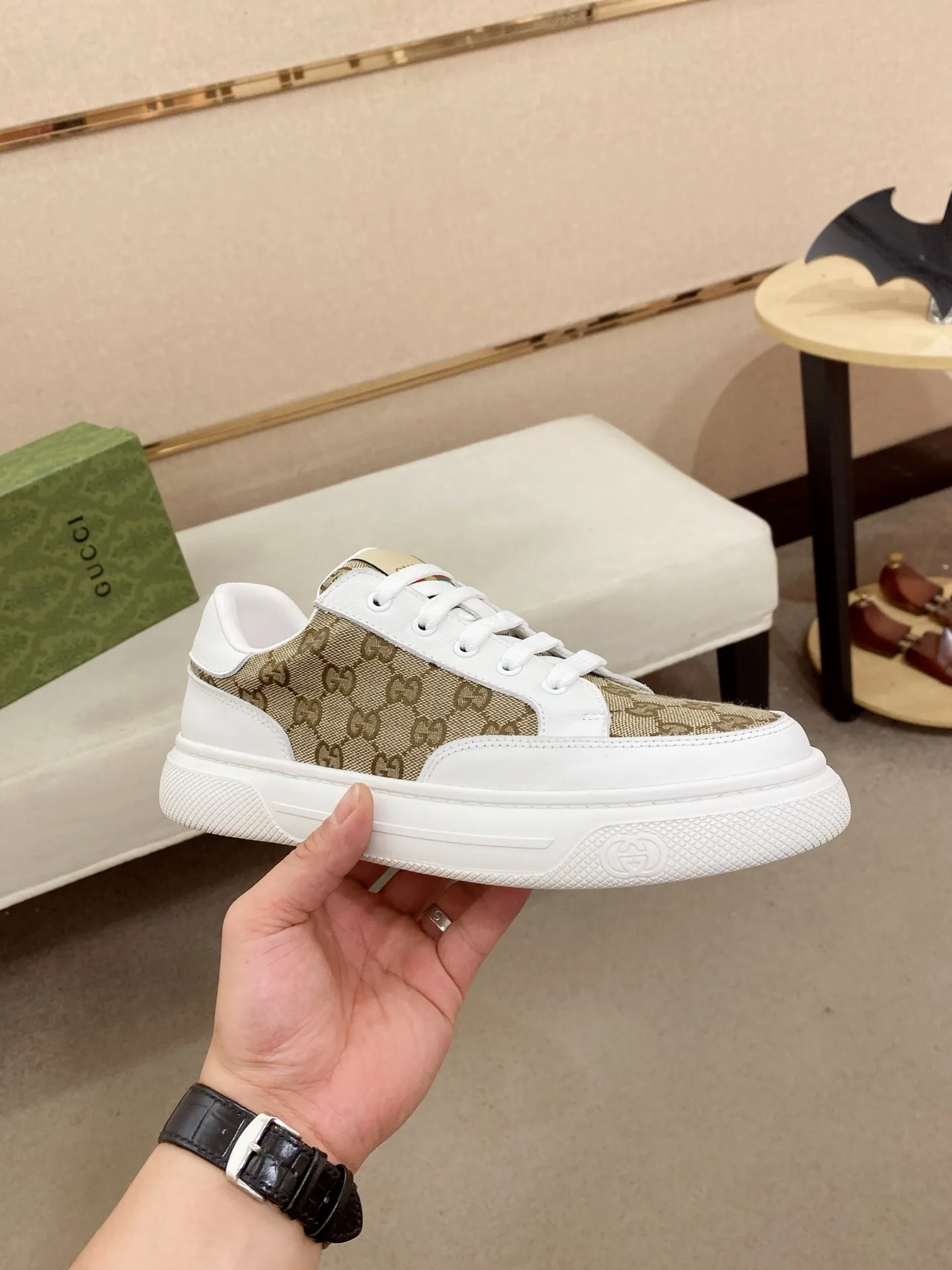 Men's clothing and shoes💰 440💰🇮🇹🇮🇹GUCCI🔍🔍New models are on sale at the same time at counters, uppers🇮🇹 Italian imported first-layer cowhide, fully imported sheepskin lining💪💪, completely 1⃣️ to 1 ⃣️Re-engraved🇮🇹💪💪, ⚠Sole: The original sole is specially provided by the original factory, the exclusive movable molded sole is super comfortable, ⚠The original factory follows the order, 🔍🔍high quality, you can enter and exit the counter at will, welcome to compare⚠. Code number:38-44